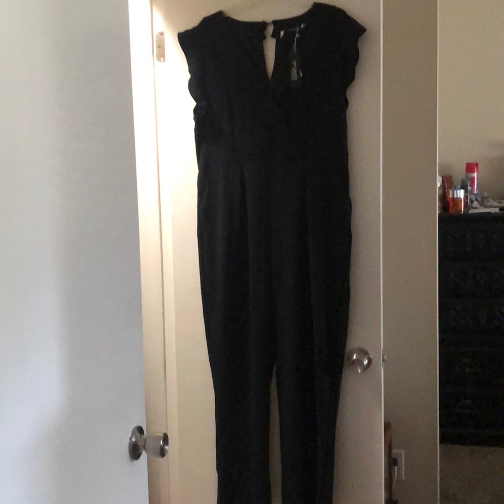 NWT sleeveless jumpsuit